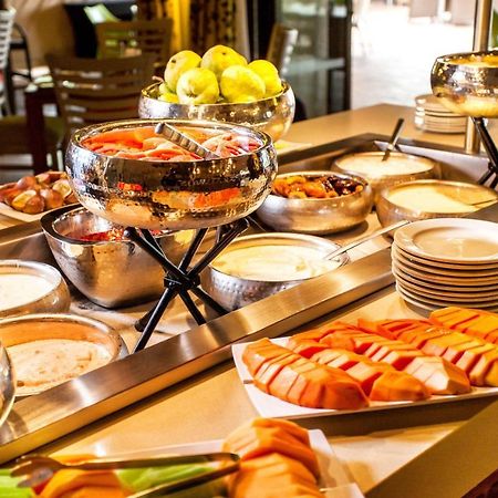 Garden Court Morningside Sandton ヨハネスブルグ エクステリア 写真