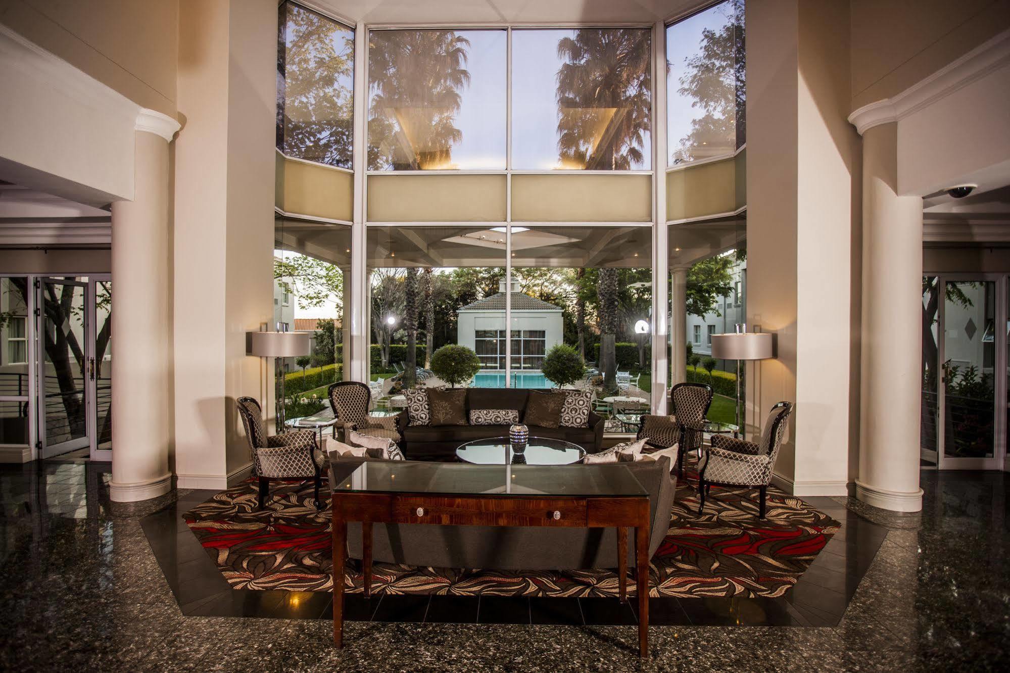 Garden Court Morningside Sandton ヨハネスブルグ エクステリア 写真