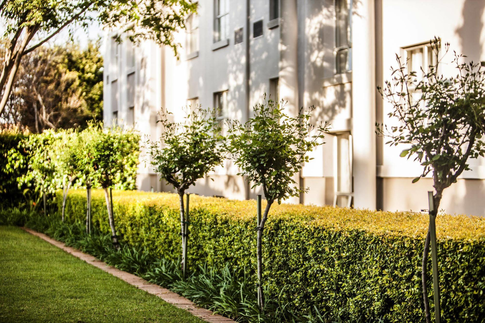 Garden Court Morningside Sandton ヨハネスブルグ エクステリア 写真